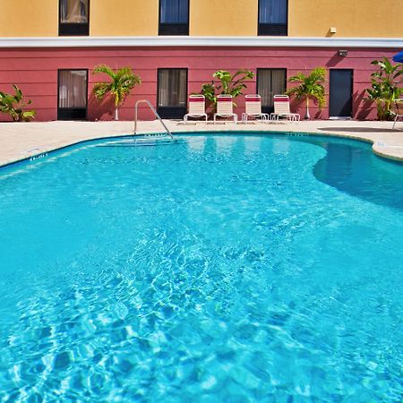 Holiday Inn Express Hotel & Suites Port Richey By Ihg Exterior foto